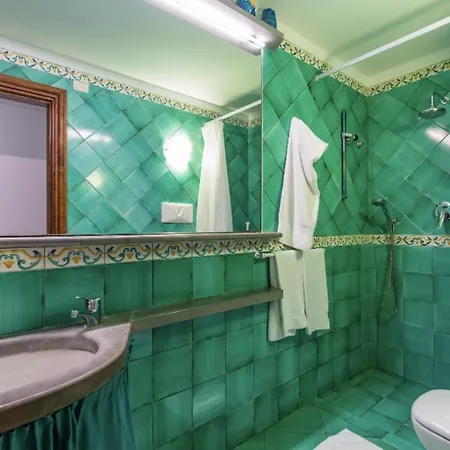Casa Dell'ammiraglio * بوسيتانو